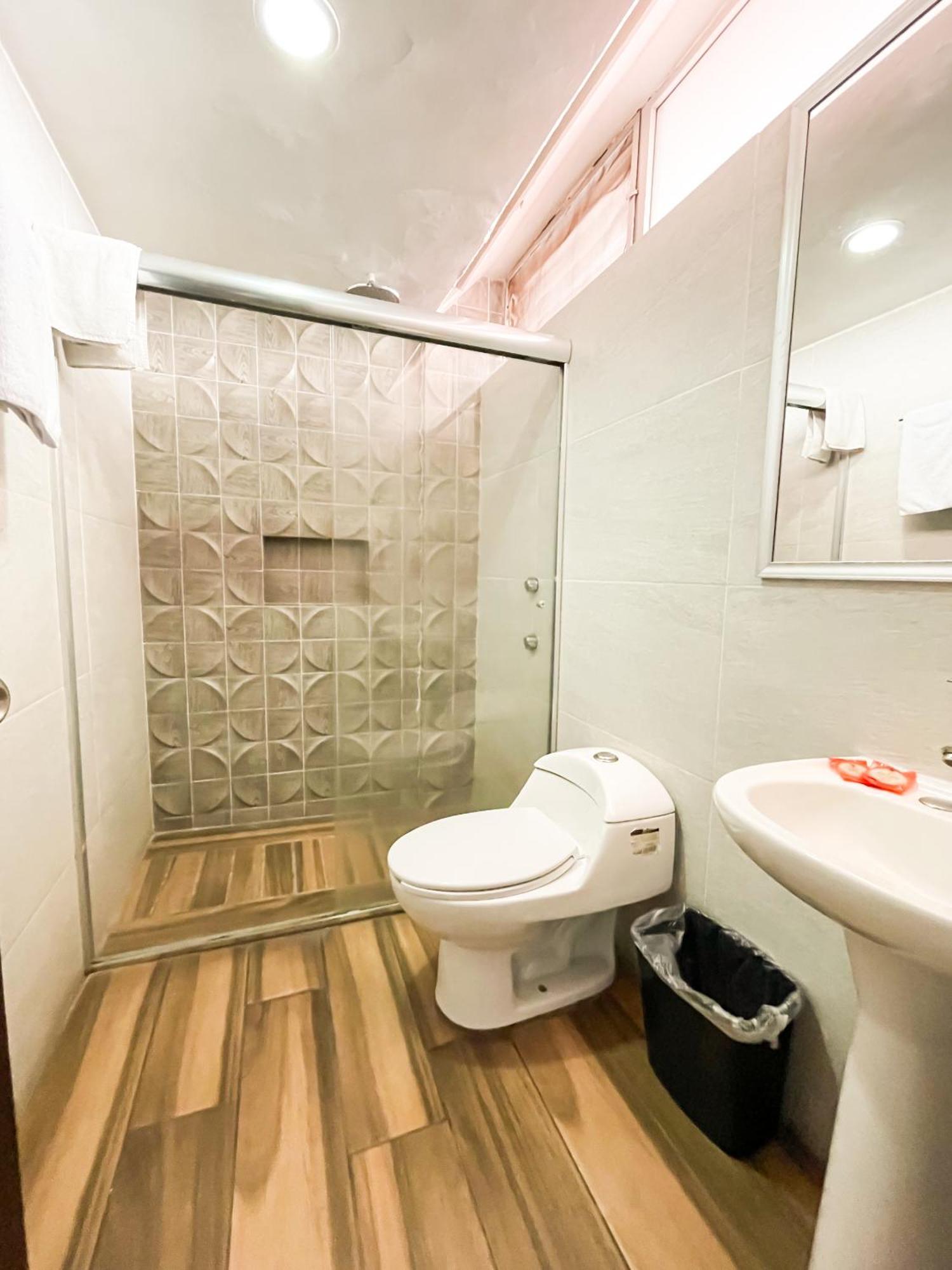 Hotel Expo Plaza Business And Family Guadalajara سابوبان المظهر الخارجي الصورة