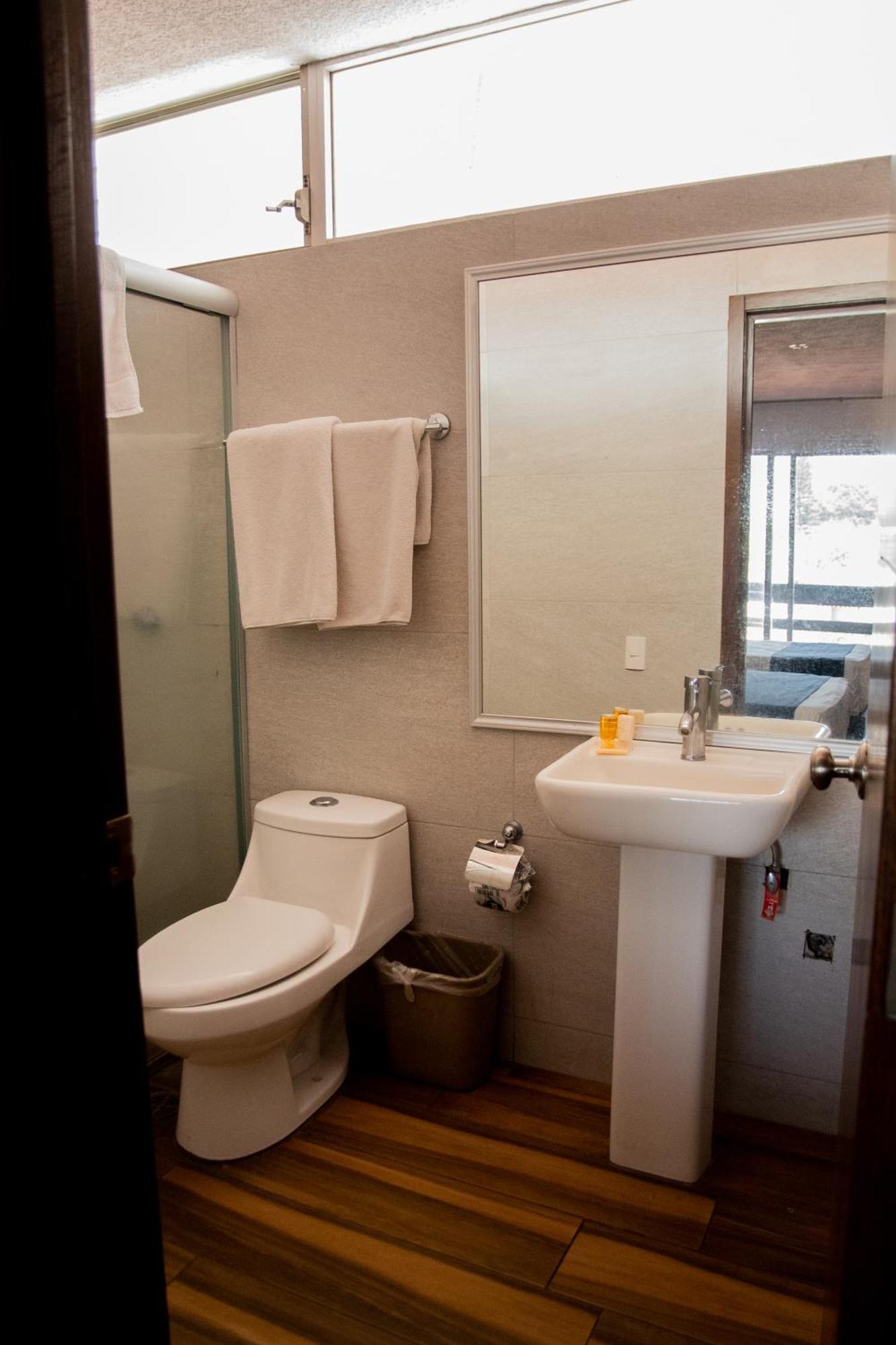 Hotel Expo Plaza Business And Family Guadalajara سابوبان المظهر الخارجي الصورة